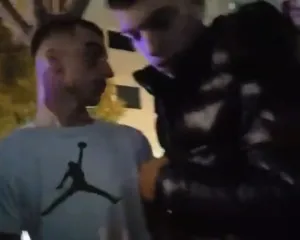 Akuza të forta për arrestime dhe dhunë, Orest Berberi u ndalua teksa raportonte live