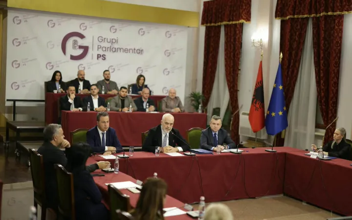 Rama “tërbohet” me deputetët: Jeni fshehur, çfarë po bëni këto ditë?
