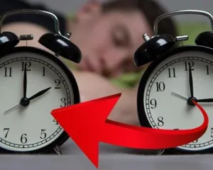 Do flini më shumë apo më pak? Te shtunën ndryshojnë akrepat e orës