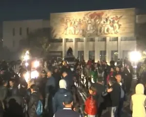 Protesta zhvendoset para Kuvendit, tubimi i radhës nesër në orën 09:00