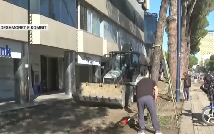 Eskavatorët heqin gurët e bulevardit “Dëshmorët e Kombit”, bashkia hesht për vendimin