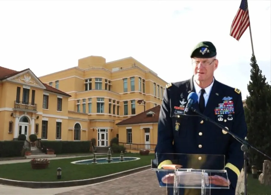 Ambasada amerikane reagon për protestat: Dhuna nuk është angazhim qytetar
