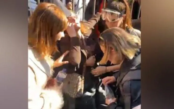 Incident para Ministrisë së Arsimit, protestuesja humb ndjenjat