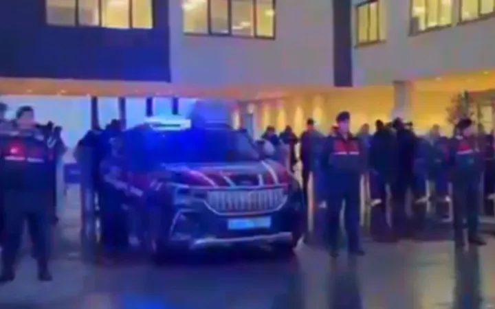 Aksion masiv në Turqi, arrestohen zyrtarë të lartë bashkiakë