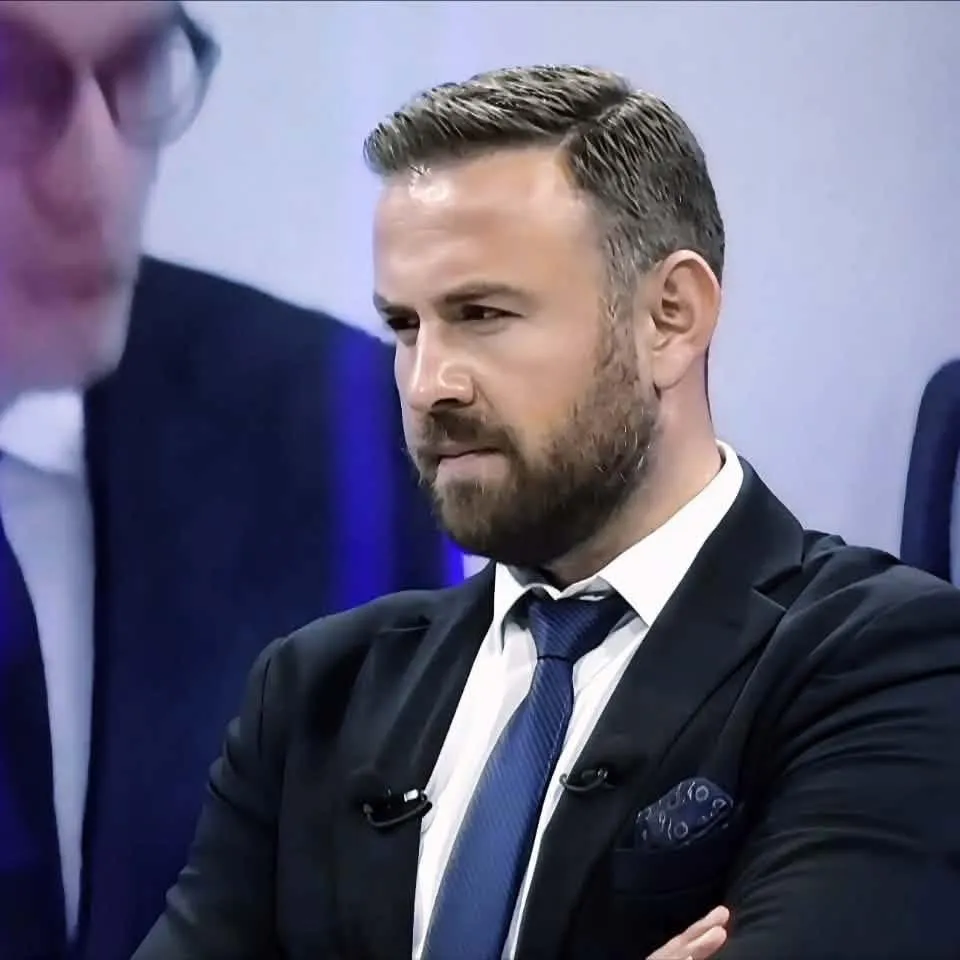 Studentët duhen rrahur edhe më keq se kaq nga policia!