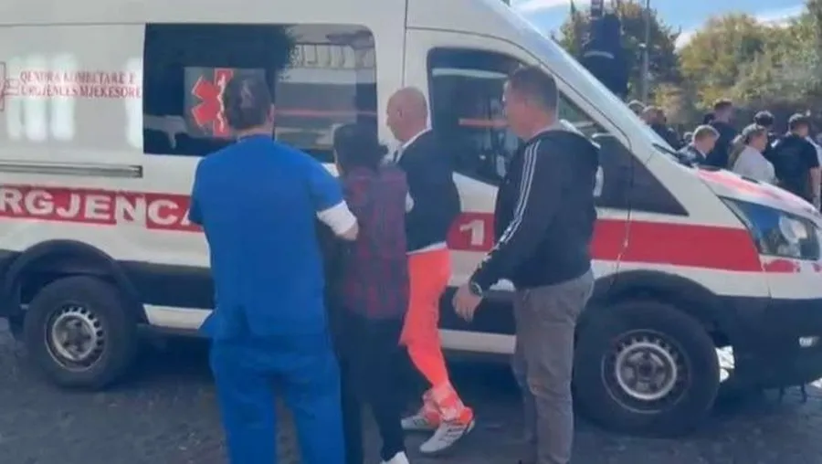 Tensionet në Lezhë, një grua dhe një vajzë me urgjencë në spital
