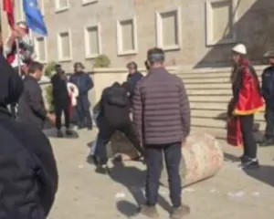 Studentët refuzojnë sërish Ramën, largojnë blloqet e “Dialogut”