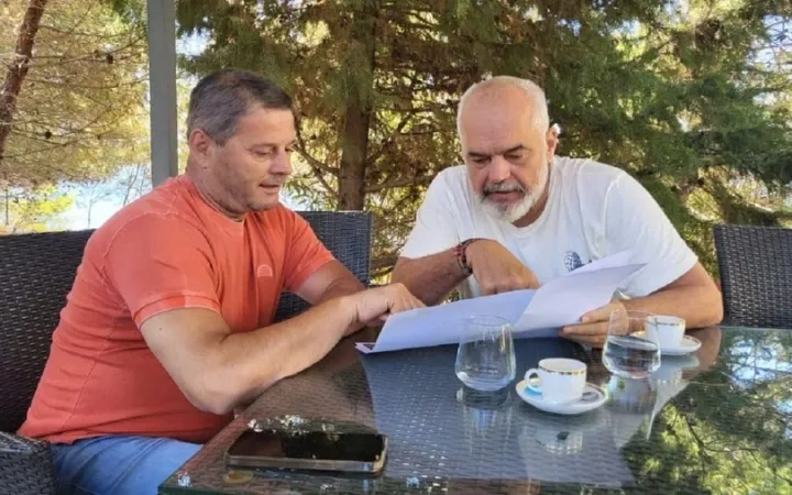 Denoncimi: Padrino ngarkon Pjerin Ndreun me të birin të krijojë partinë rezervë!