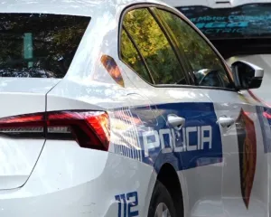 Arrestohet edukatorja në Korçë, dyshohet se dhunoi një fëmijë 4-vjeçar