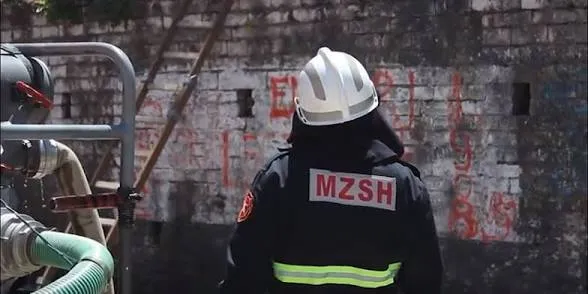 Dhunohet me leva ish-shefi i zjarrfikëses në Mallakastër