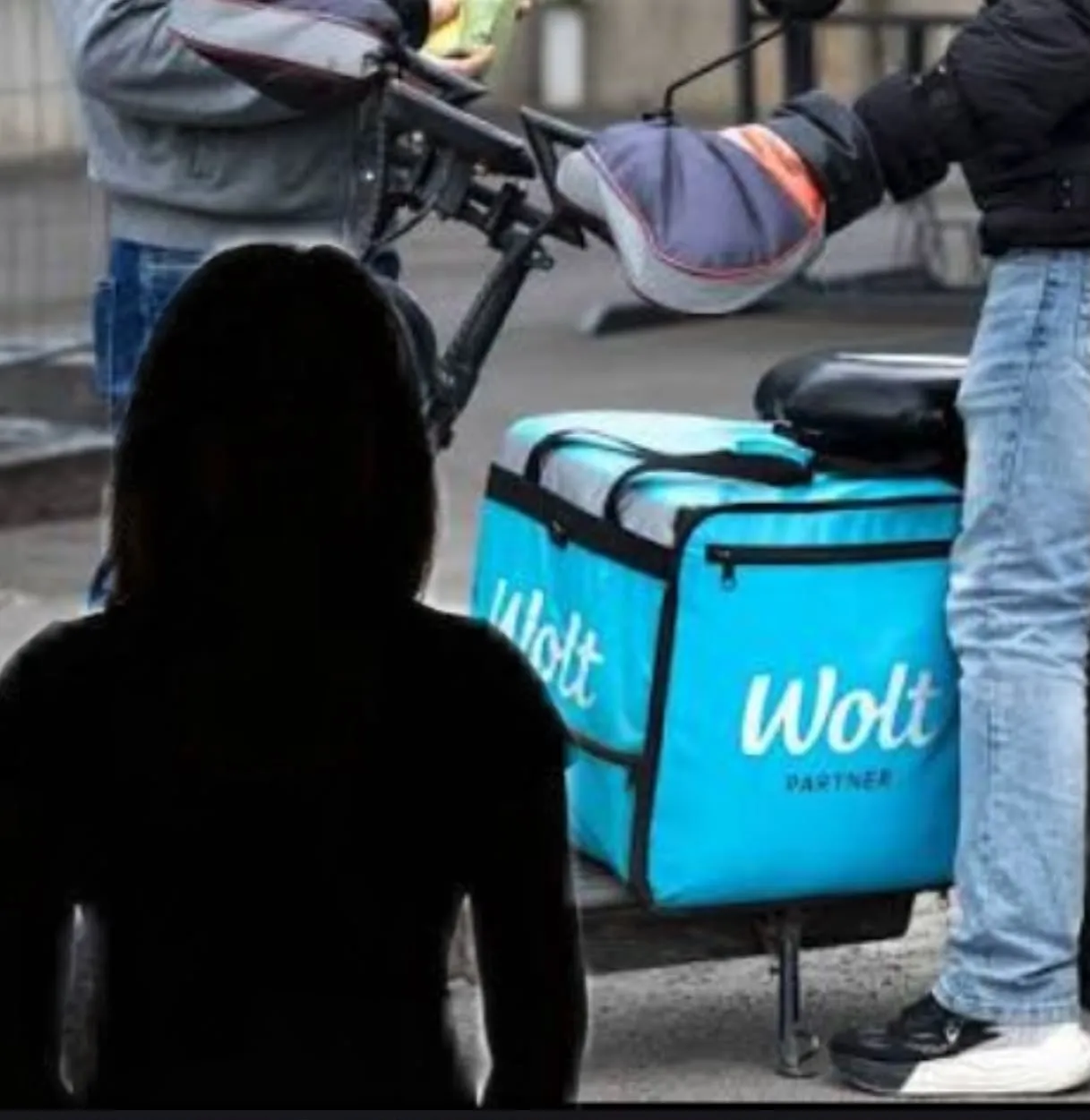 Vajza denoncon Wolt-in: Skandal, kam 20 minuta që kërkoj motorristin
