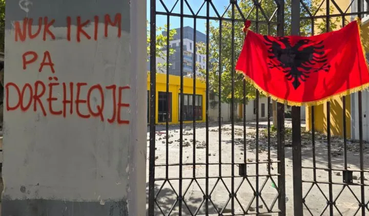 “Rama dorëhiqu”/ Çfarë kërkojnë të rinjtë më pas?!