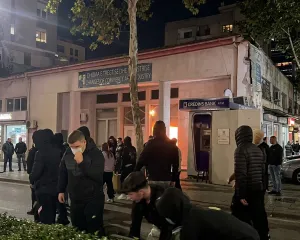 Tirana në flakë, digjet edhe Dhoma e Ekonomisë dhe Tregtisë
