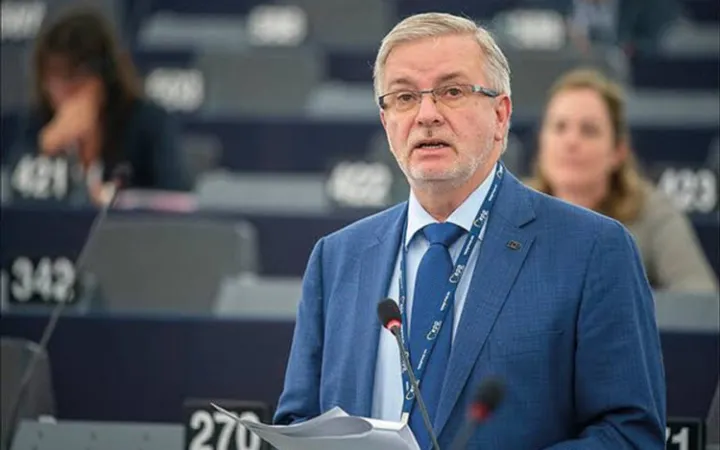 Eurodeputeti gjerman Michael Gahler: Krimi nuk lejon rotacionin në Shqipëri