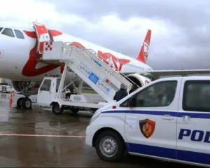 Ekstradohet 29-vjeçari shqiptar, akuzohet si pjesë e një grupi të strukturuar kriminal