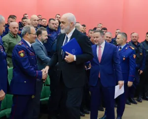 Rama hap thesin në kohë rekord, miraton 740 milionë lekët për policët