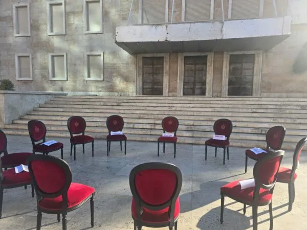 Rama vijon me manovrat për të përçarë protestën e studentëve