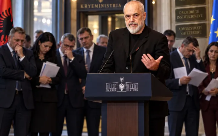 Rama ultimatum ministrave, kërkon dorëheqjen e drejtorëve në administratë