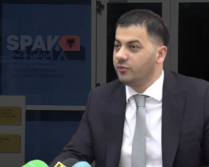 Ergys Agasi, ‘koordinatori’ me ndikim në majat e pushtetit