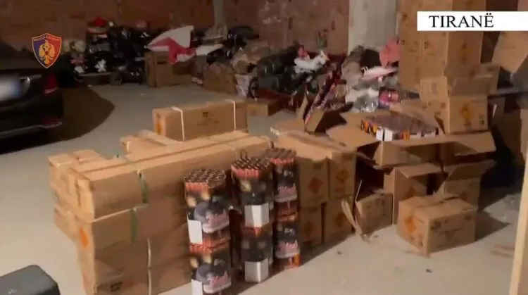 Furnizonte protestuesit me lëndë piroteknike, arrestohet 24-vjeçari në Tiranë
