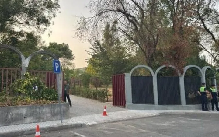 Rama mbledh ministrat në Vilën e Kuqe, në tryezë edhe drejtuesit politikë të PS-së