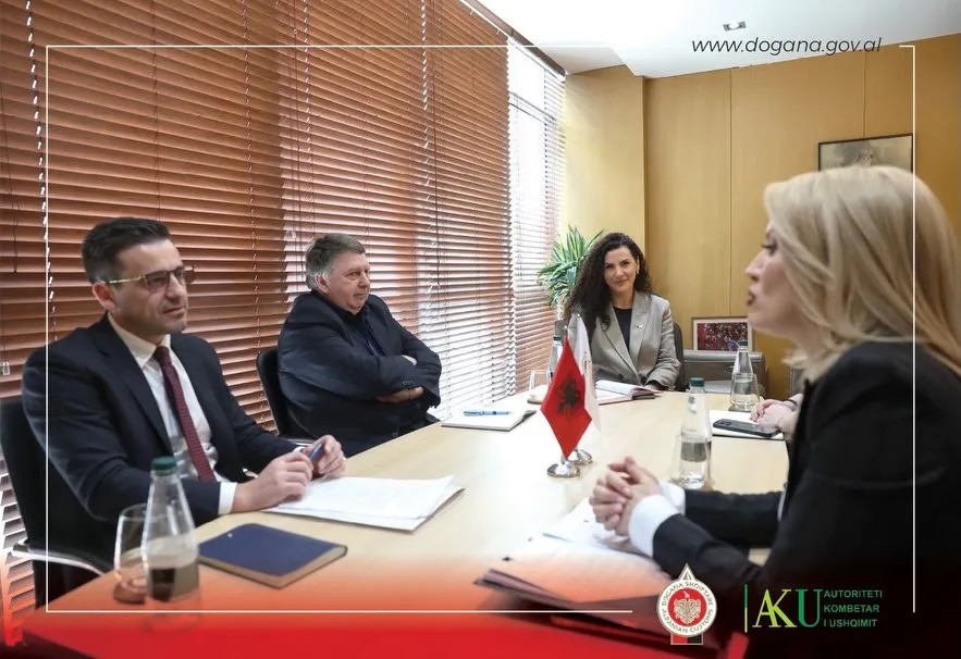 Vala e dorëheqjeve, largohen drejtuesit e AKU-së dhe Doganave