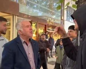 Protestë edhe në Korçë, mësuesi u bën thirrje të shmangin dhunën