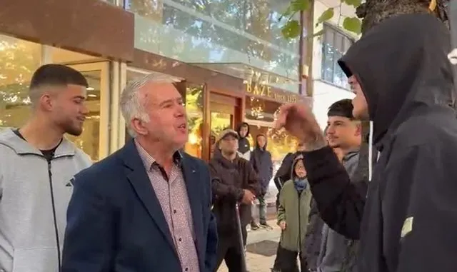 Protestë edhe në Korçë, mësuesi u bën thirrje të shmangin dhunën