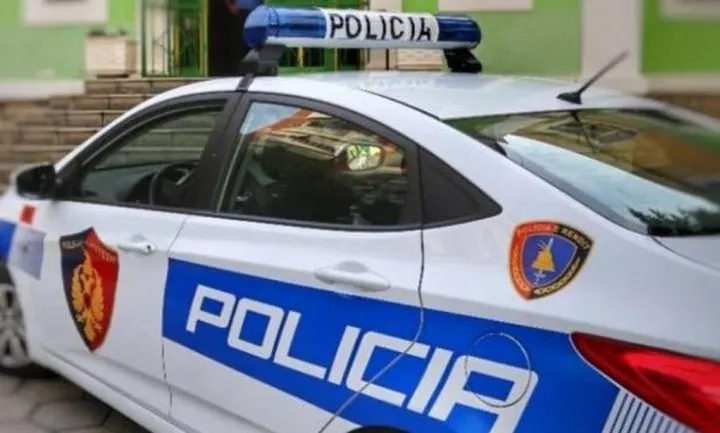 Dhunoi bashkëshorten për vdekje, arrestohet 38-vjeçari pas deportimit nga greqia