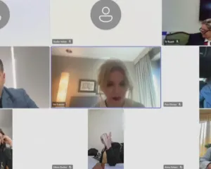 Nga shtëpia dhe nga makina, deputetët e PS votojnë si në kohë lufte