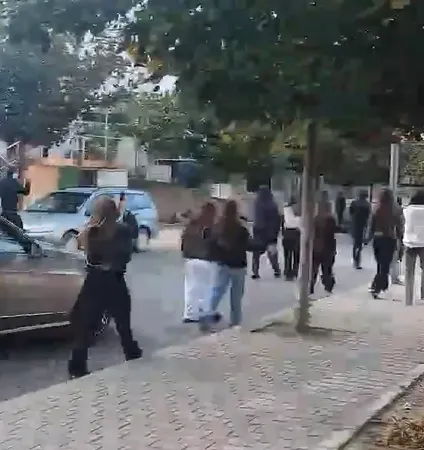 Revolta e gjimnazistëve përfshin edhe Laçin