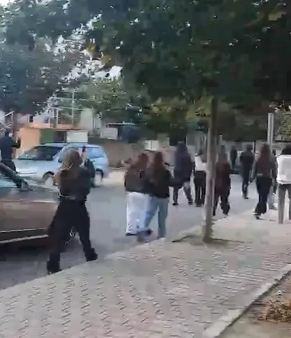 Revolta e gjimnazistëve përfshin edhe Laçin