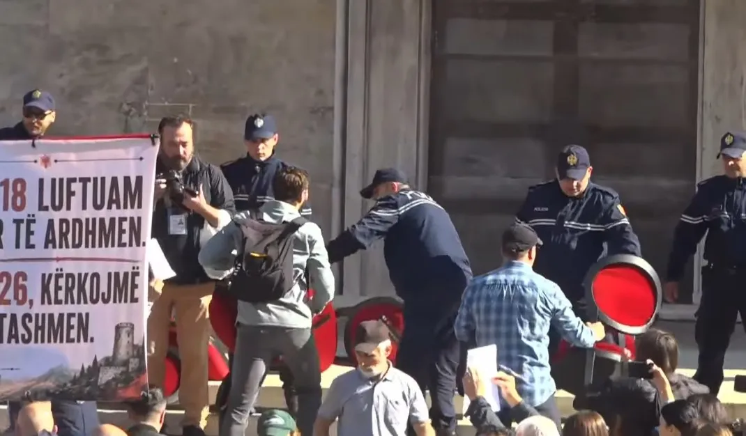 Pedagogët të vendosur, paralajmërojnë bojkot total deri në grevë urie