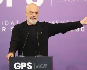 “Furtuna“ e largimeve, Rama bën “kurban” 132 drejtorë