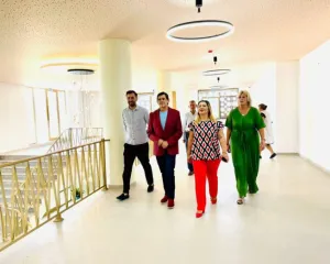 Rakip Suli: Mësimi vijon normalisht në 25 shkollat në Kamëz