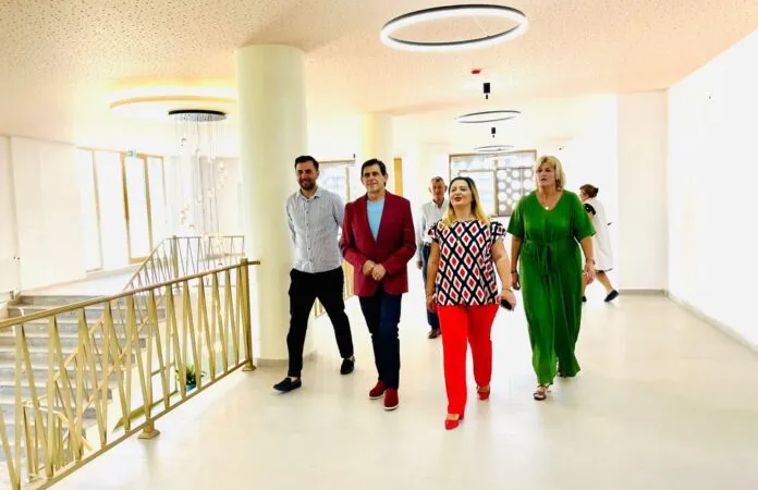 Rakip Suli: Mësimi vijon normalisht në 25 shkollat në Kamëz