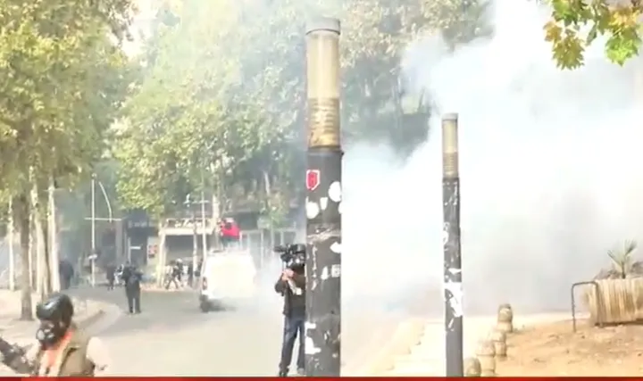 Tensione dhe përplasje të forta mes studentëve dhe policisë