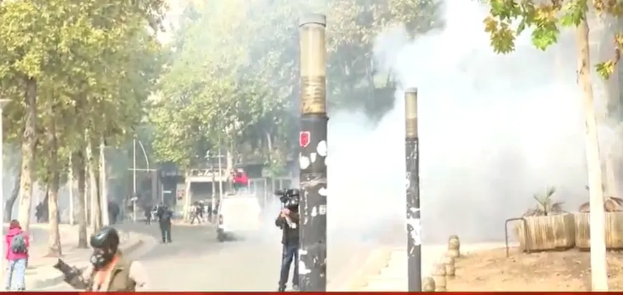 Tensione dhe përplasje të forta mes studentëve dhe policisë