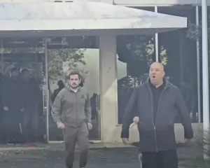PS kthehet në njësi paramilitare, Rama kopjon skenarin e Vuçiç