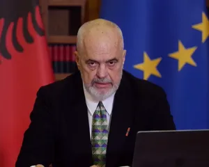 Rama nuk i ndal shantazhet dhe u bën ‘gjyq publik’ protestuesve të arrestuar