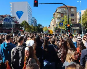 “Revolucion!”/ Studentët “pushtojnë” sërish Tiranën