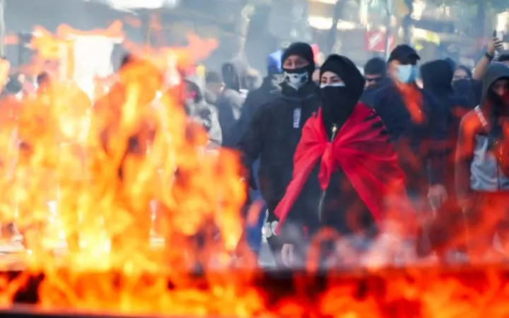 Trazirat shpërthejnë përsëri në protestën antiqeveritare në Tiranë