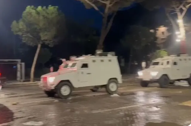 RENEA zbarkon para Kryeministrisë dhe dislokohen në Bulevard