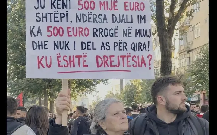 Prindërit bashkohen me studentët dhe gjimnazistët në protestë