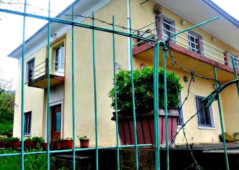 Vila shtetërore u kthye në hotel privat, SPAK zbarkon në Kadastrën e Dibrës