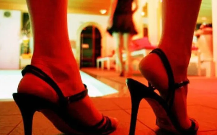 Shfrytëzonin në grua për prostitucion, kërkohen 21 vite burg për dy të akuzuarit