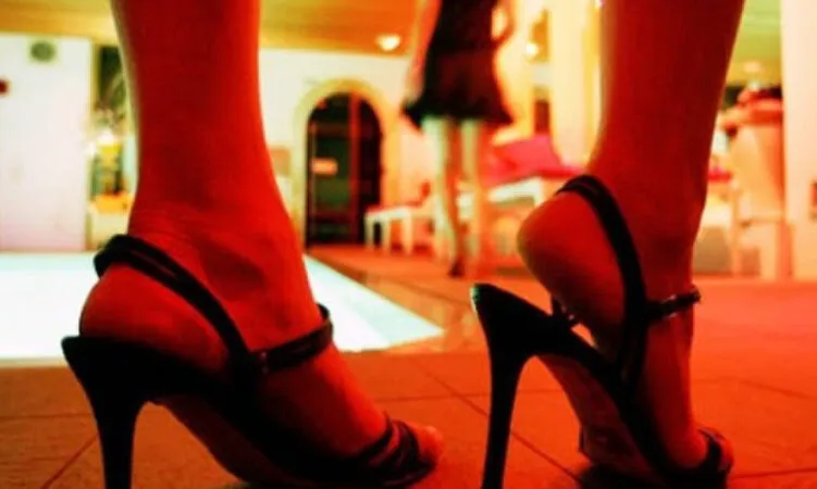Shfrytëzonin në grua për prostitucion, kërkohen 21 vite burg për dy të akuzuarit