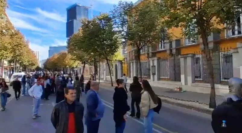 Studentët mblidhen te Ministria e Arsimit dhe kërkojnë largimin e Ramës