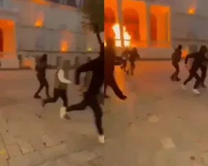 Sulmohet Bashkia e Shkodrës, persona të maskuar i vënë flakën