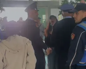 Terror në Vlorë, policia zbarkon brenda Universitetit “Ismail Qemali”
